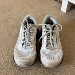 Brooks White Athletic Sneakers